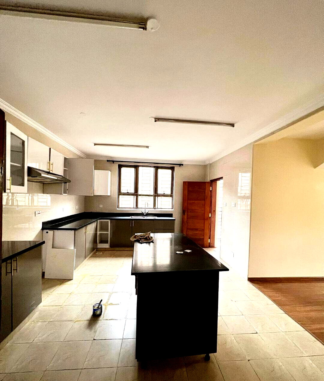 5-Bed Townhouse with Jacuzzi & Pool - Lavington