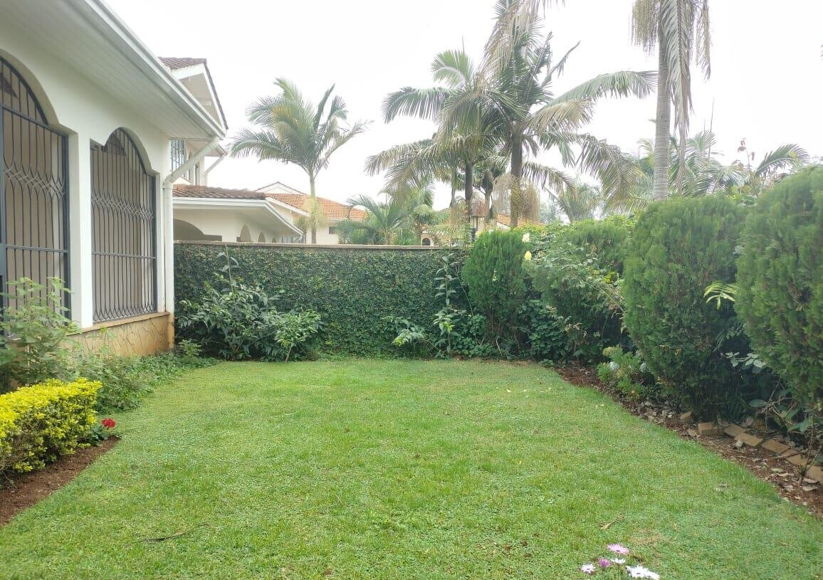 4BR Townhouse with DSQ & Expressway Access - Spring Valley