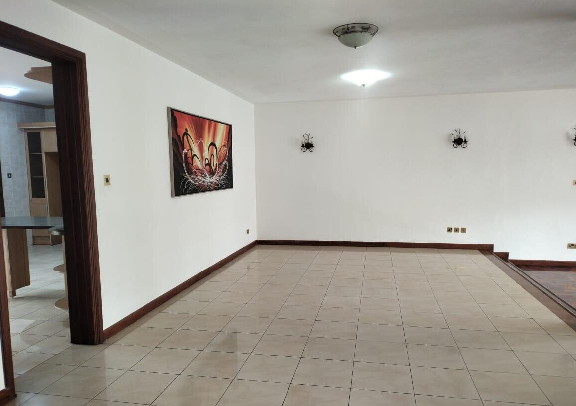 4BR Townhouse with DSQ & Expressway Access - Spring Valley