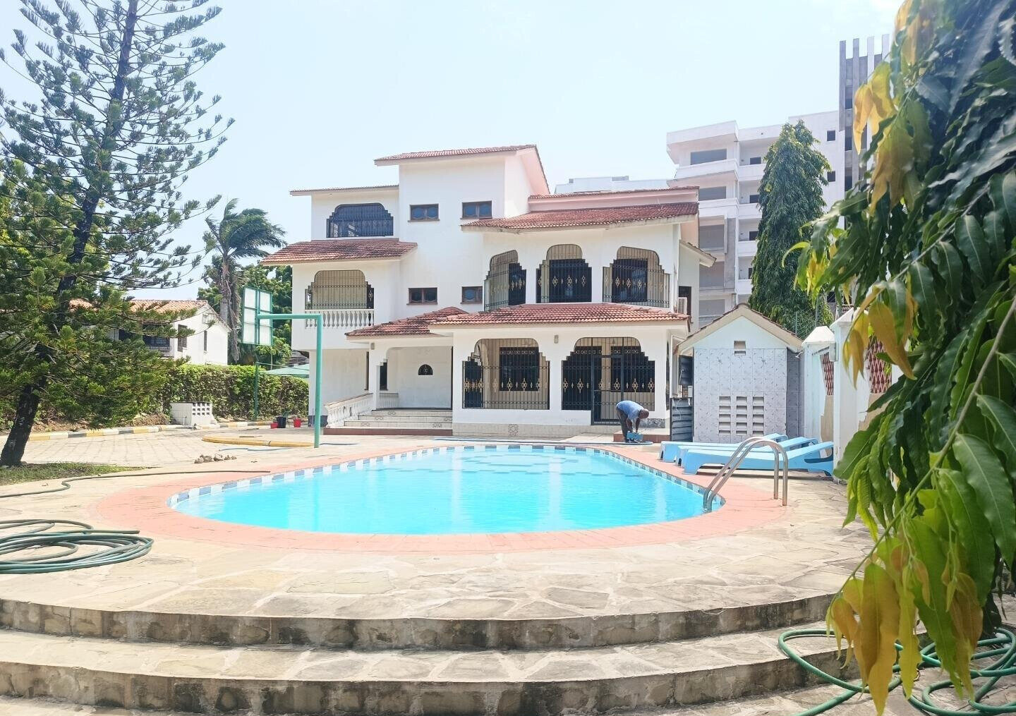 Standalone 5BR Maisonette with Pool & Garden - Links Road, Nyali