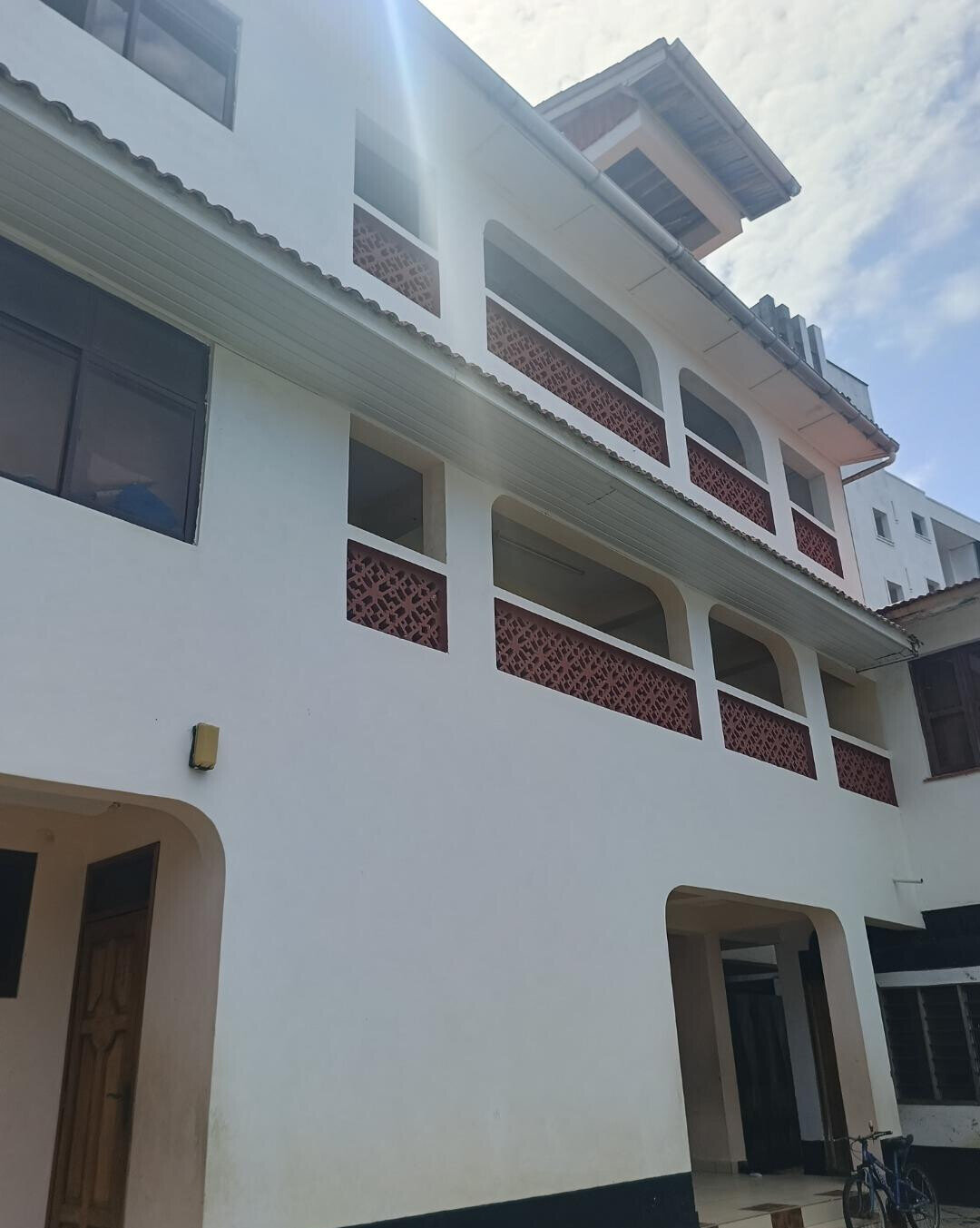 Standalone 5BR Maisonette with Pool & Garden - Links Road, Nyali