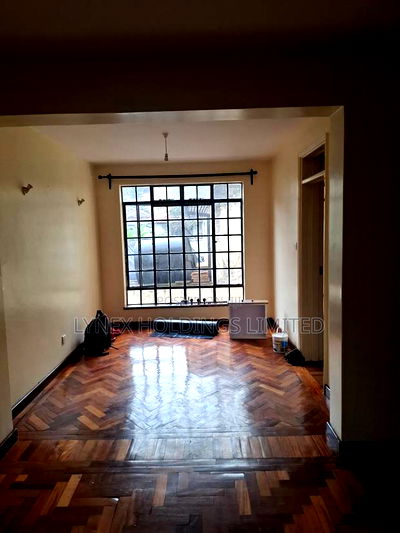 3bdrm Apartment With Sq in Valley Arcade for Rent - Image 3