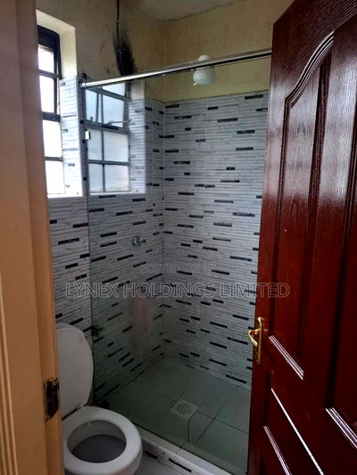 3bdrm Apartment With Sq in Valley Arcade for Rent - Image 7