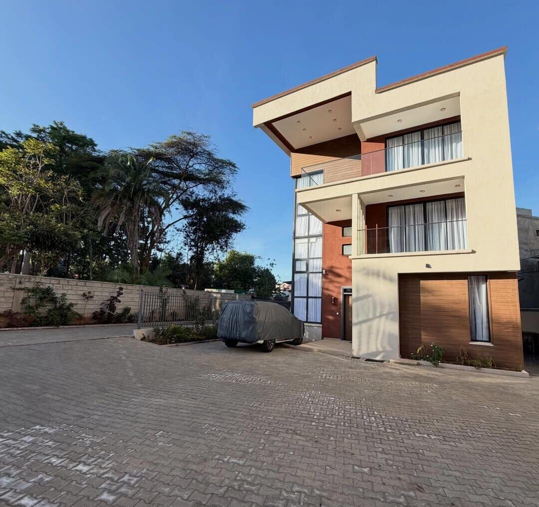 5-Ensuite Villa Minutes from Lavington Mall & Jaffery Club