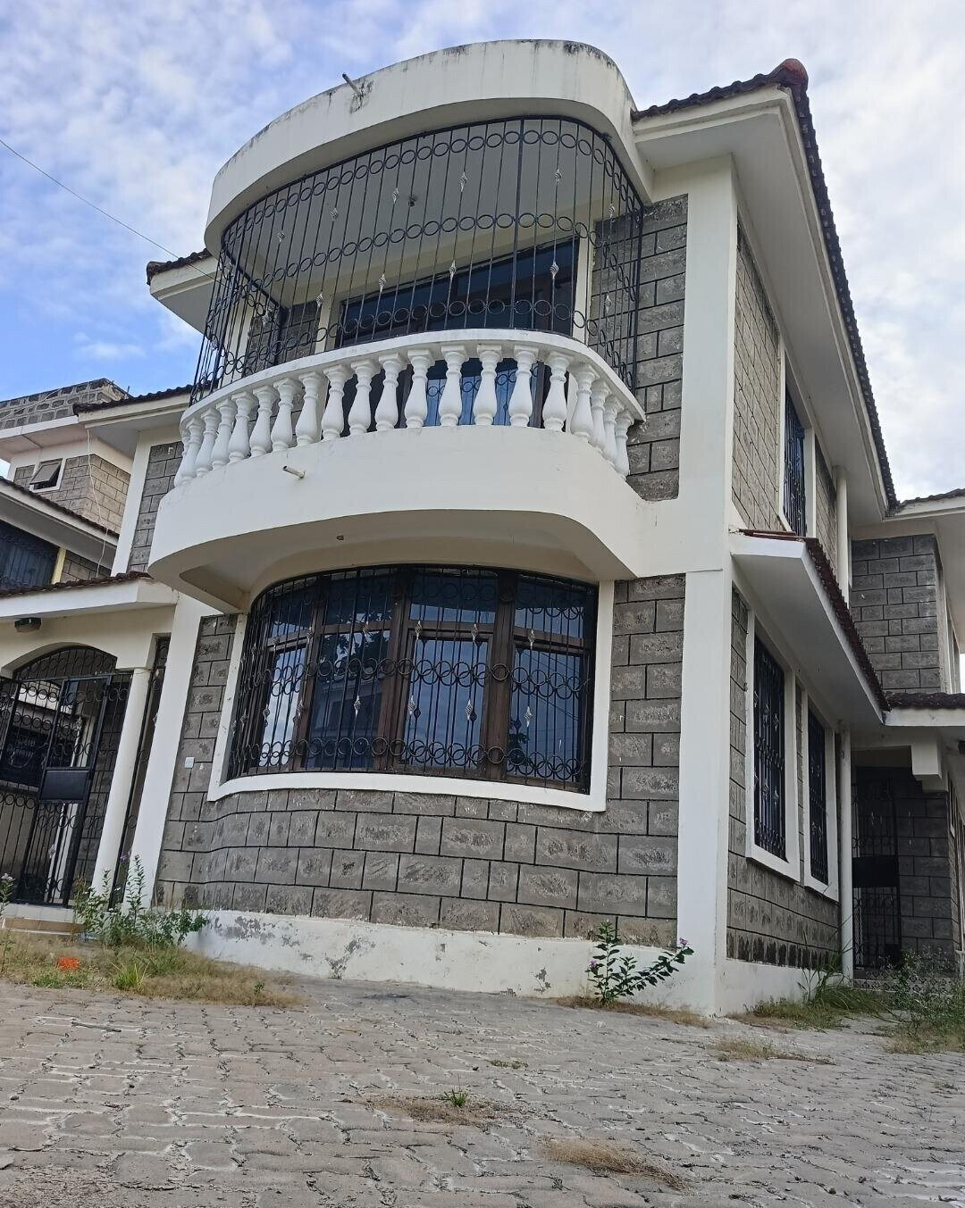 4BR Maisonette with Garden in Utange
