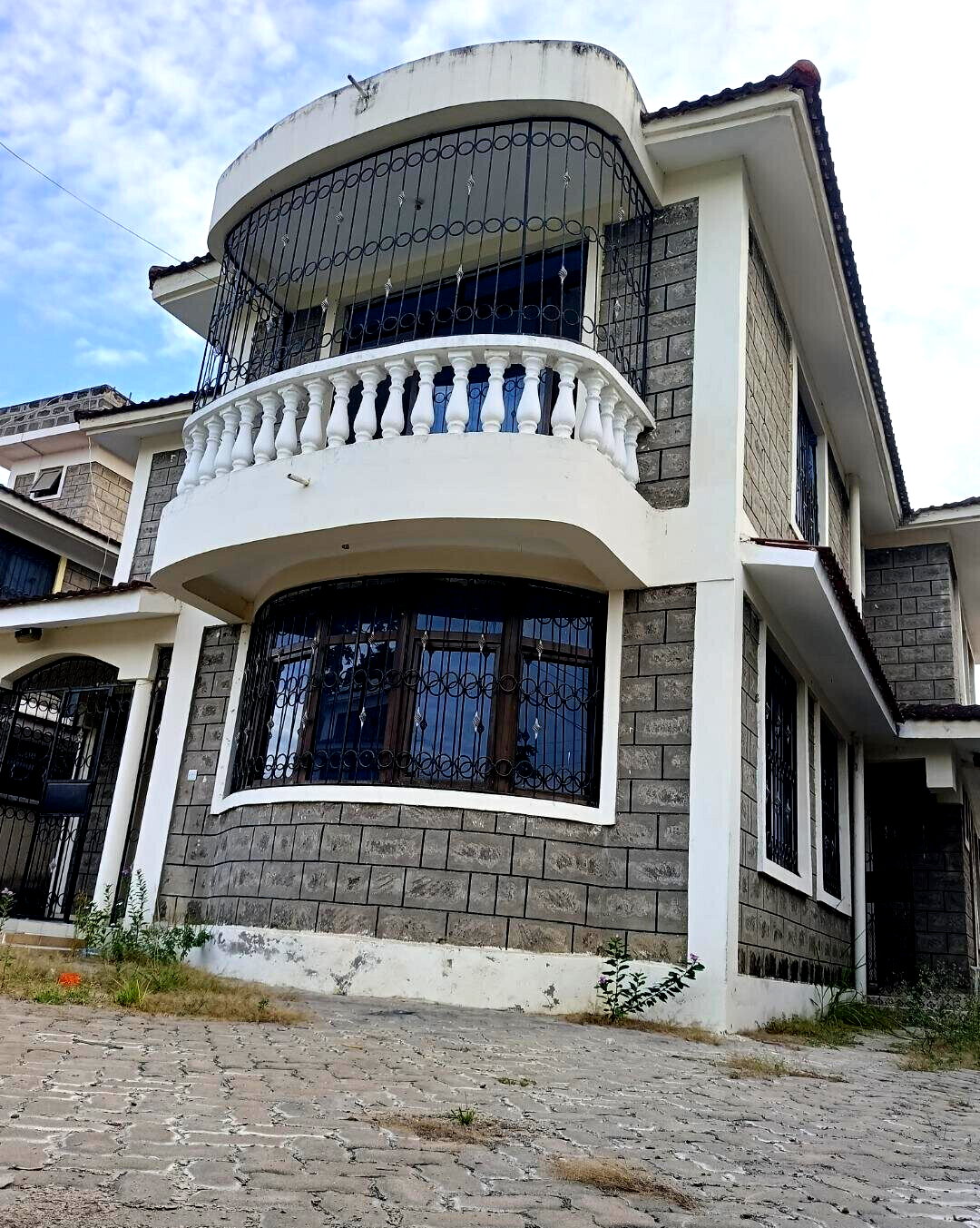 4BR Maisonette with Garden in Utange