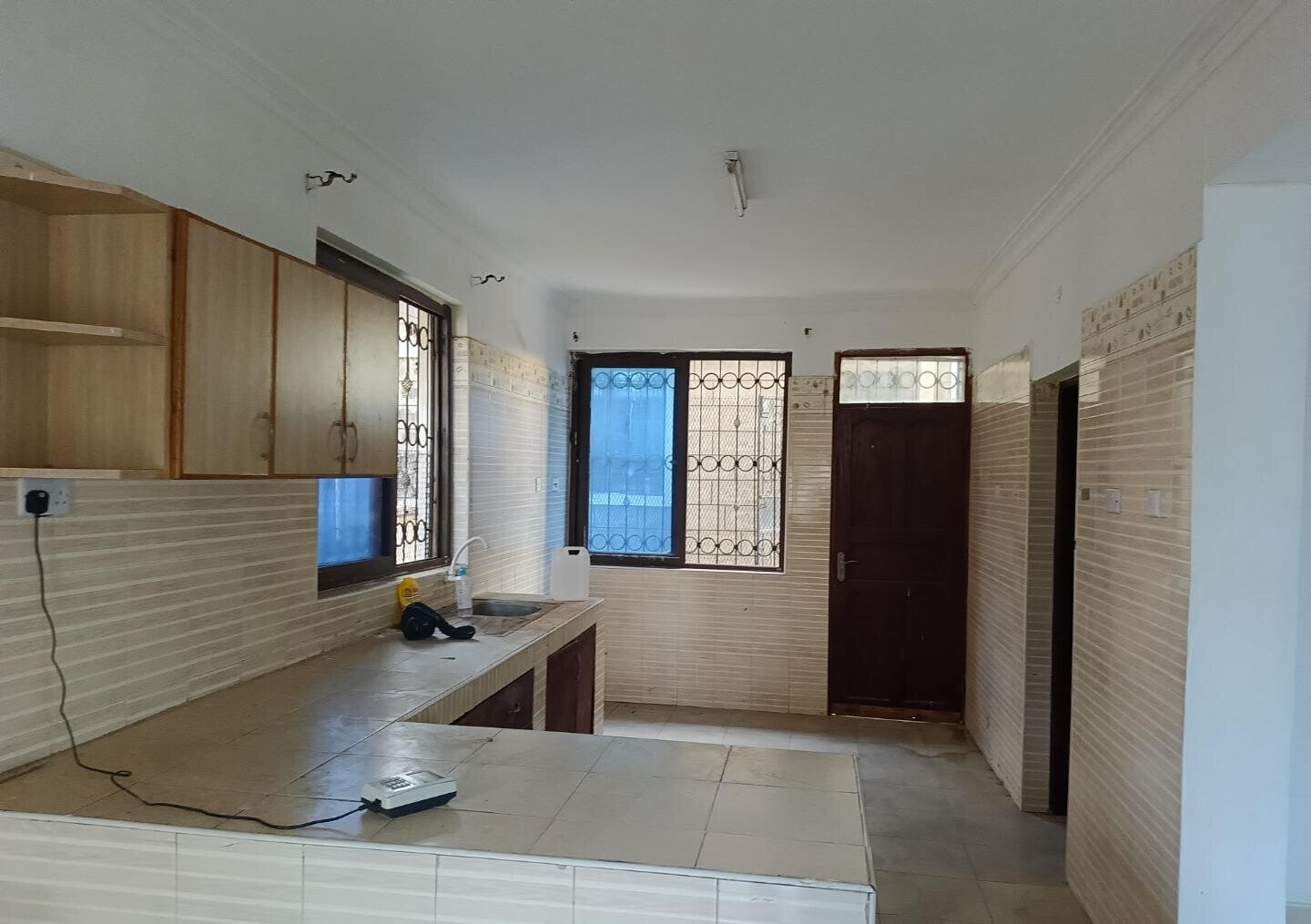 4BR Maisonette with Garden in Utange