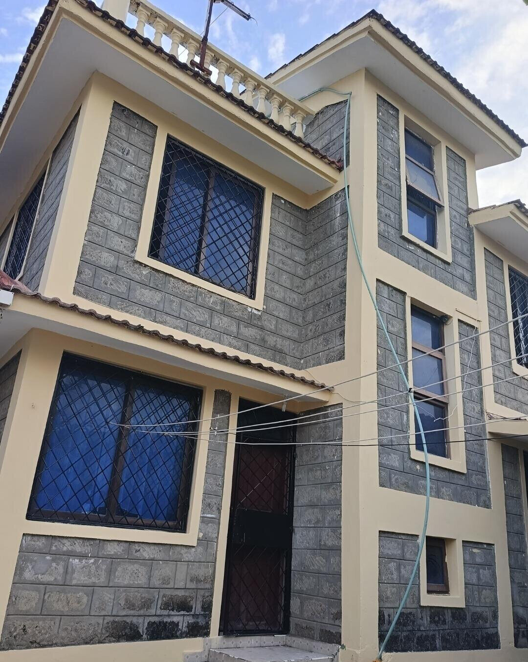 4BR Maisonette with Garden in Utange