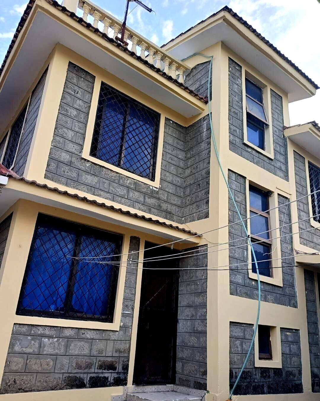 4BR Maisonette with Garden in Utange