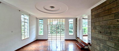 5BR All-Ensuite Rustic Home with Pool Access – Rosslyn