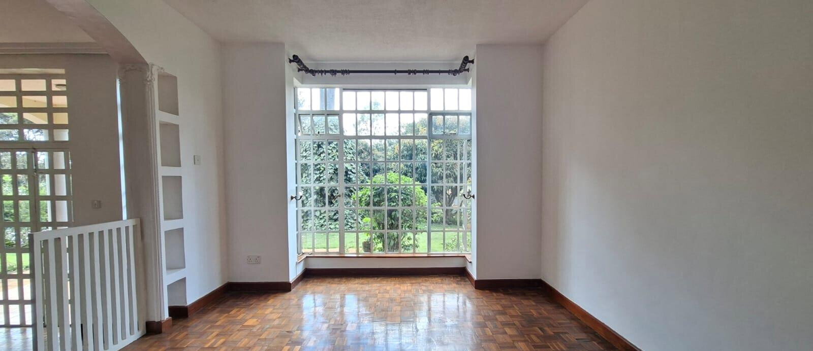 5BR All-Ensuite Rustic Home with Pool Access – Rosslyn