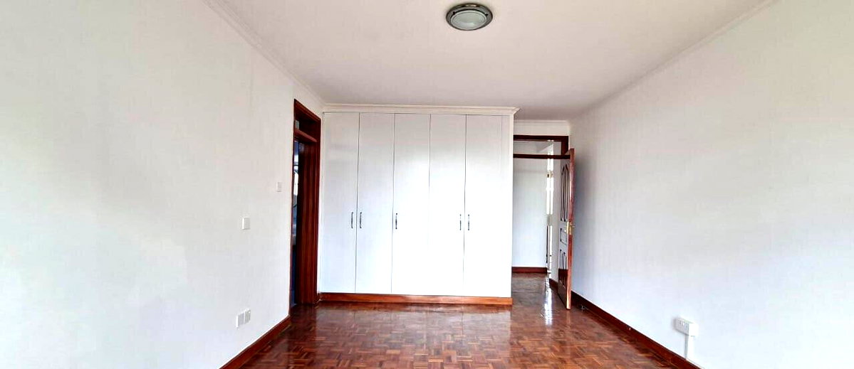 5BR All-Ensuite Rustic Home with Pool Access – Rosslyn