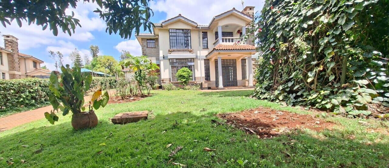5BR All-Ensuite Rustic Home with Pool Access – Rosslyn