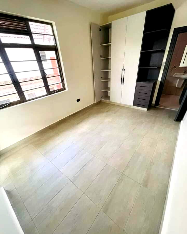 New Phase 2: 4BR All-Ensuite Townhouse with Attic & Jacuzzi - Membley
