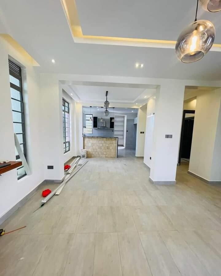 New Phase 2: 4BR All-Ensuite Townhouse with Attic & Jacuzzi - Membley