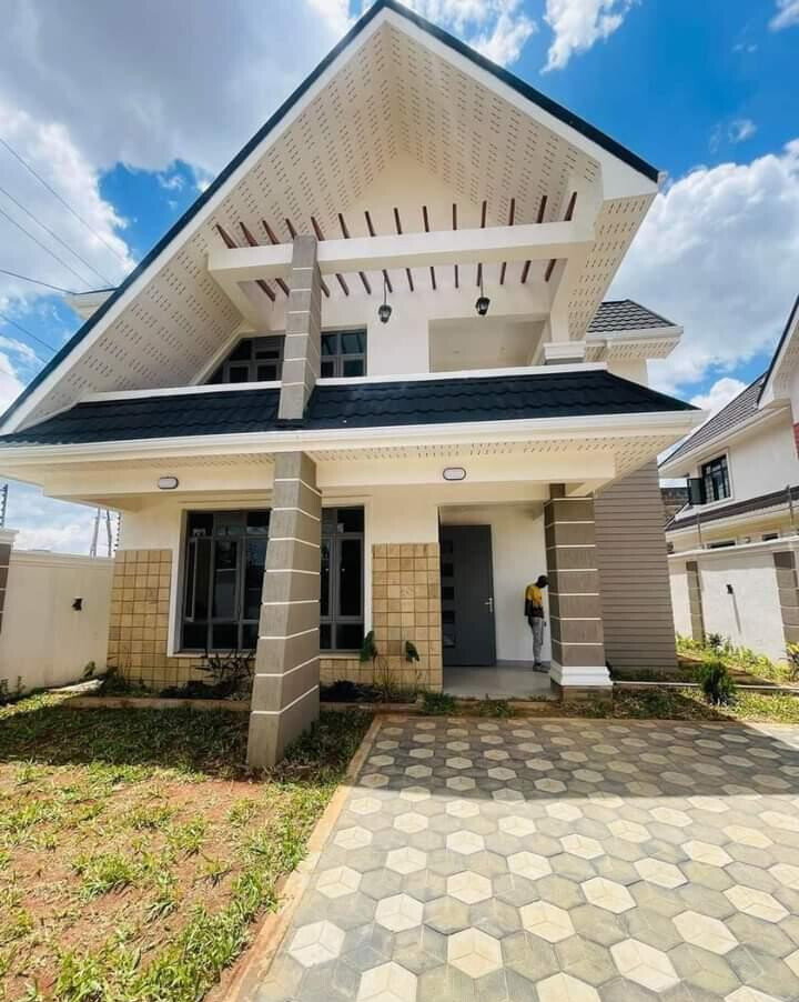 New Phase 2: 4BR All-Ensuite Townhouse with Attic & Jacuzzi - Membley