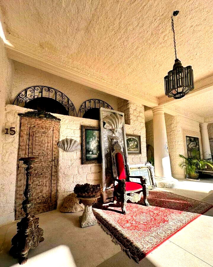 5BR Beachfront Home with Direct Beach Access – Malindi