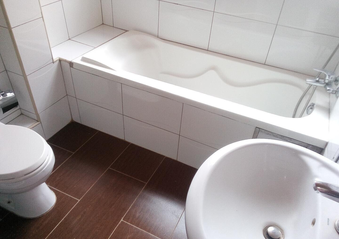4BR Villa with DSQ & Jacuzzi in Gated Community – Redhill