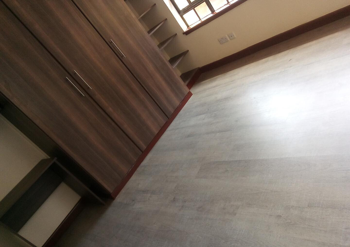 4BR Villa with DSQ & Jacuzzi in Gated Community – Redhill