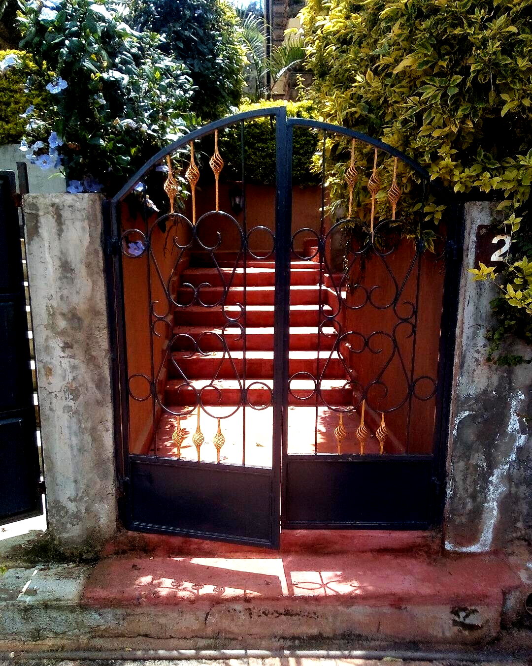 4BR Villa with DSQ & Jacuzzi in Gated Community – Redhill