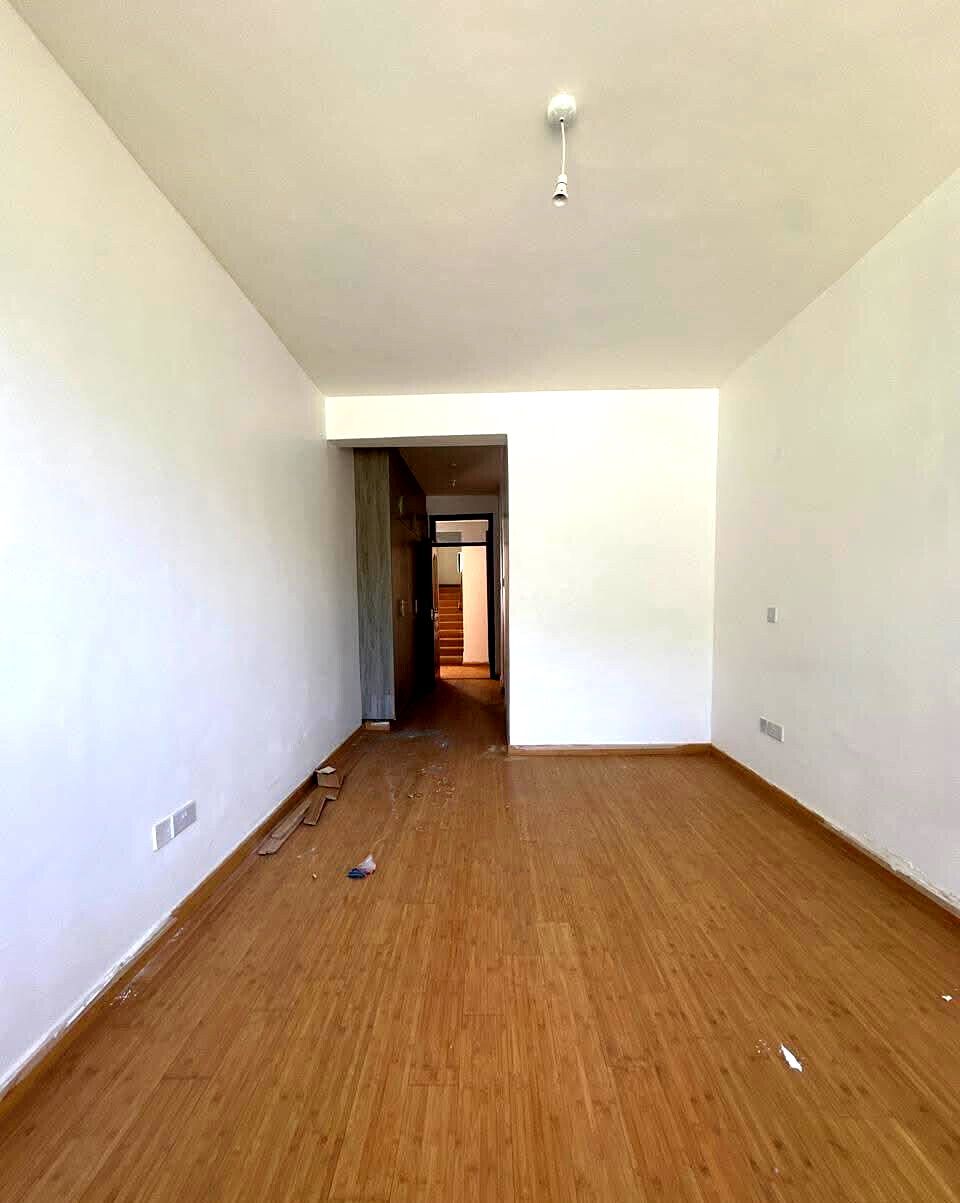 4-Ensuite Villa with DSQ & Rooftop Terrace - Lavington