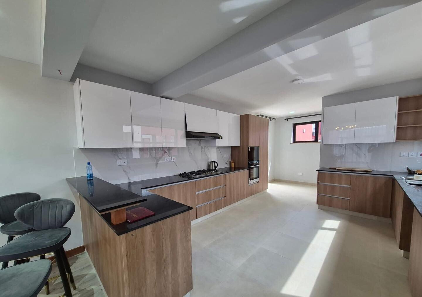 4BR All-Ensuite Townhouse with DSQ on 50x100 - Membley