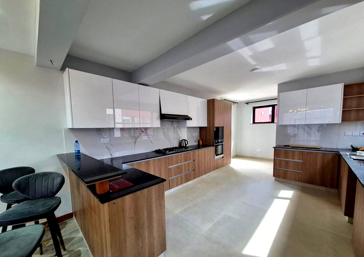 4BR All-Ensuite Townhouse with DSQ on 50x100 - Membley