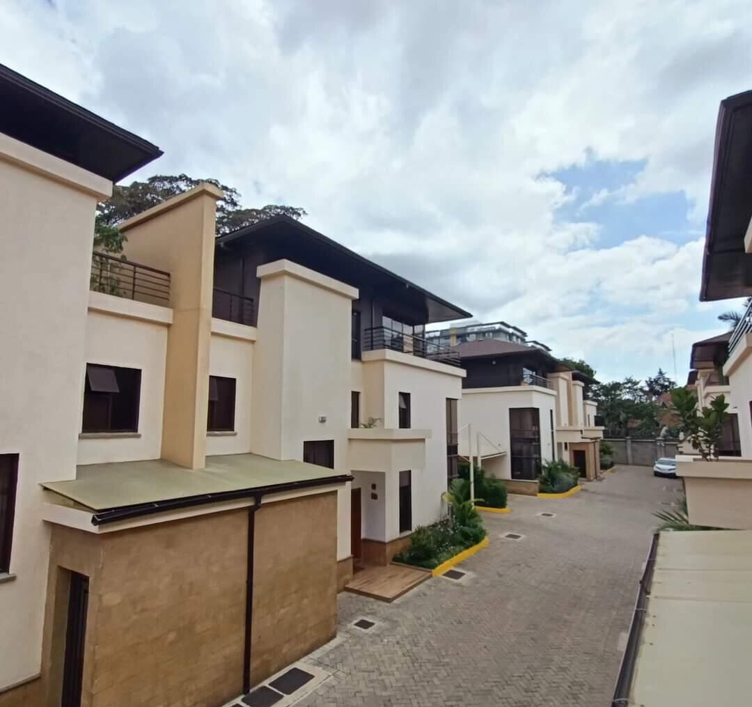 4BR Townhouse with Private Garden & DSQ - Kaputei Gardens, Kileleshwa