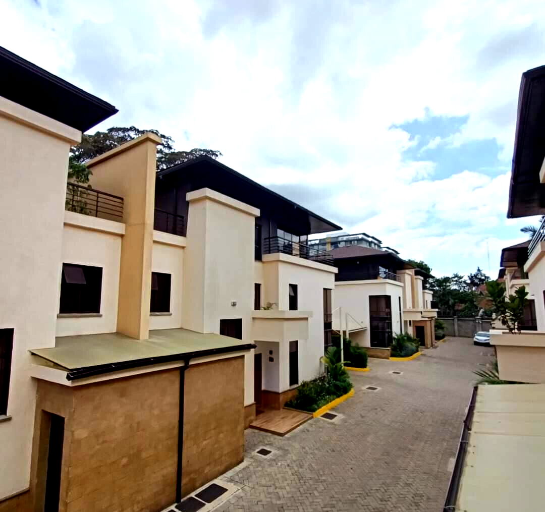 4BR Townhouse with Private Garden & DSQ - Kaputei Gardens, Kileleshwa