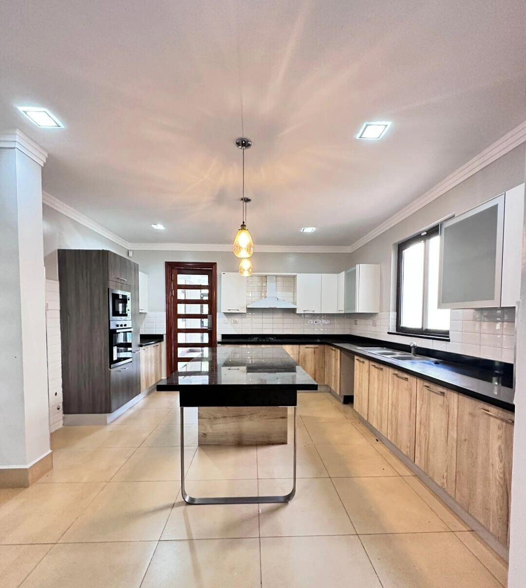 5-Ensuite Villa with DSQ on Half-Acre – Karen Near Galleria