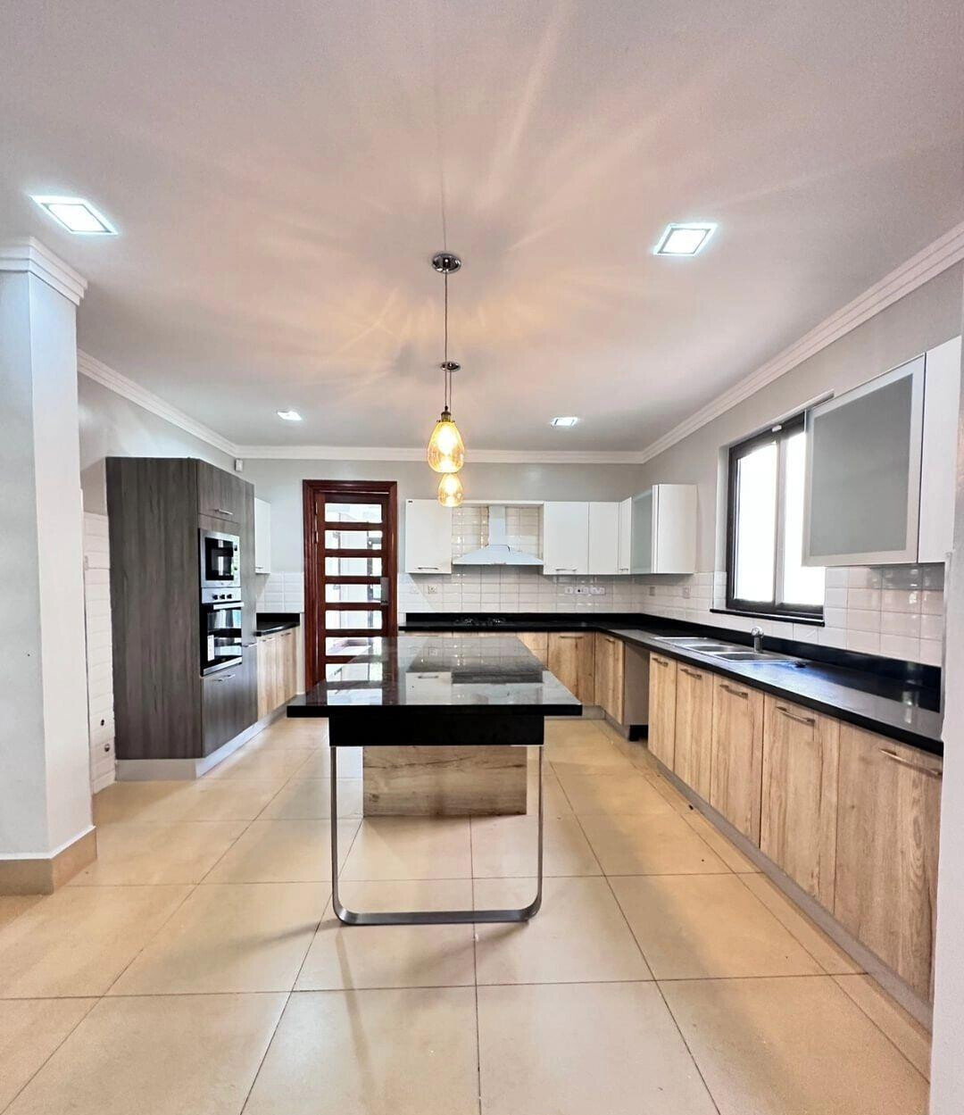 5-Ensuite Villa with DSQ on Half-Acre – Karen Near Galleria
