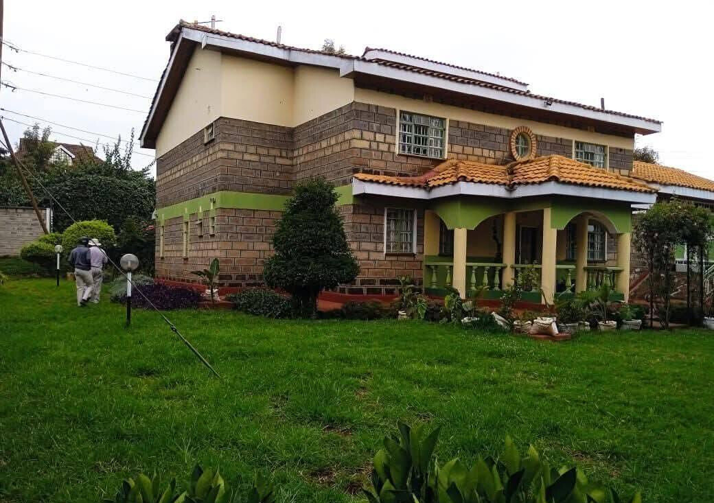 1 Acre 5BR Townhouse in Ngong