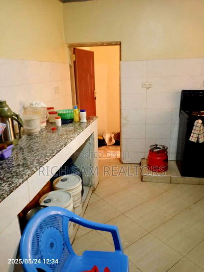 4bdrm Bungalow in Verovian, Menengai West for sale - Image 5