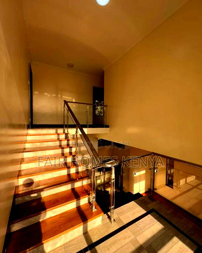 5bdrm Townhouse / Terrace in Chalbi Drive, Lavington for rent - Image 2