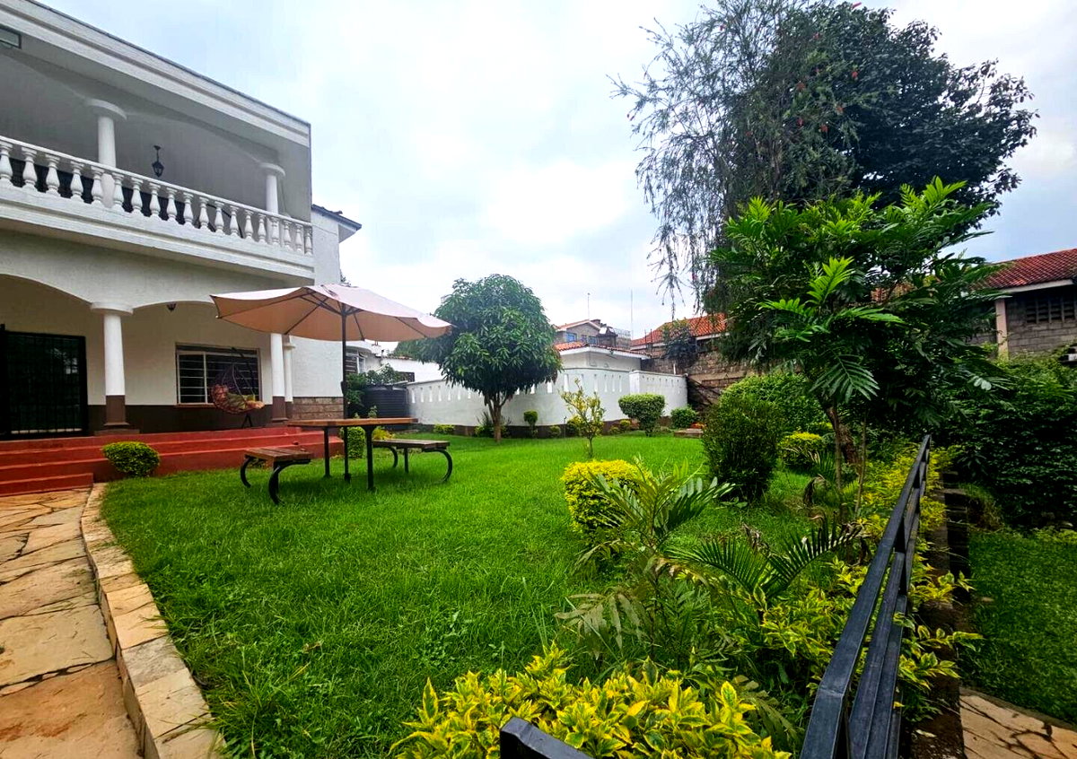 50x100 Plot Commercial Space with Garden