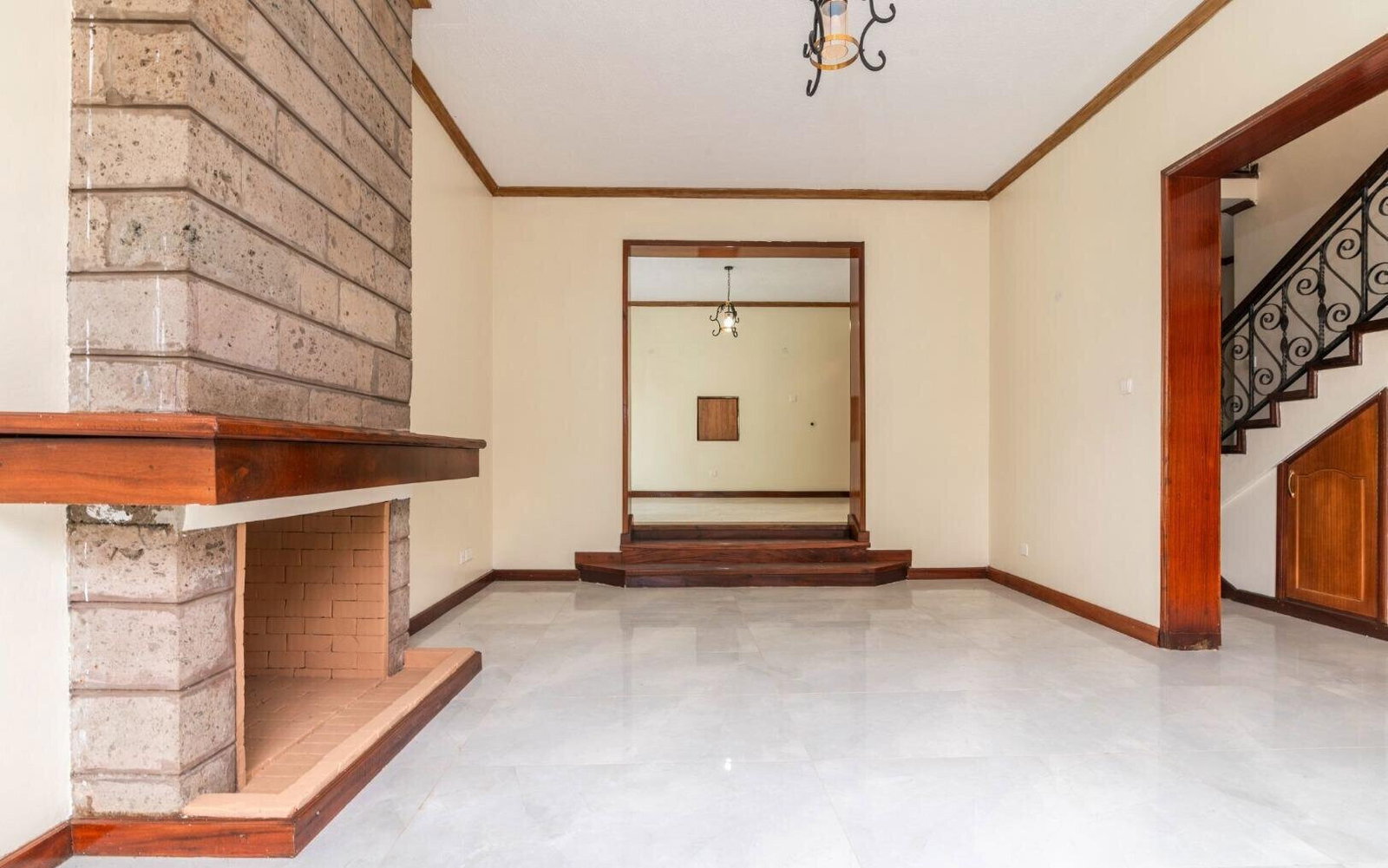 4BR Townhouse in Exclusive 12-Unit Compound - Spring Valley