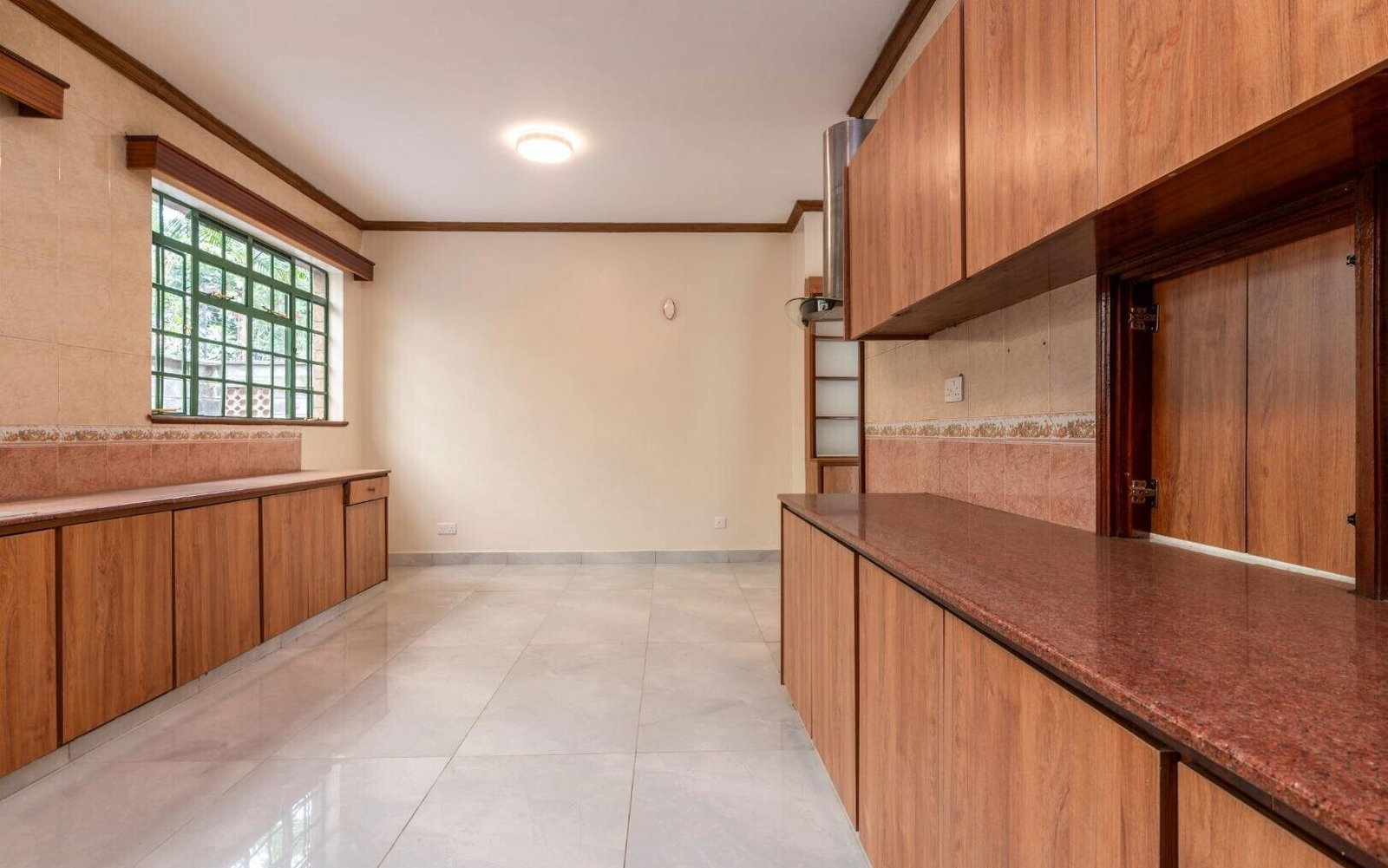 4BR Townhouse in Exclusive 12-Unit Compound - Spring Valley