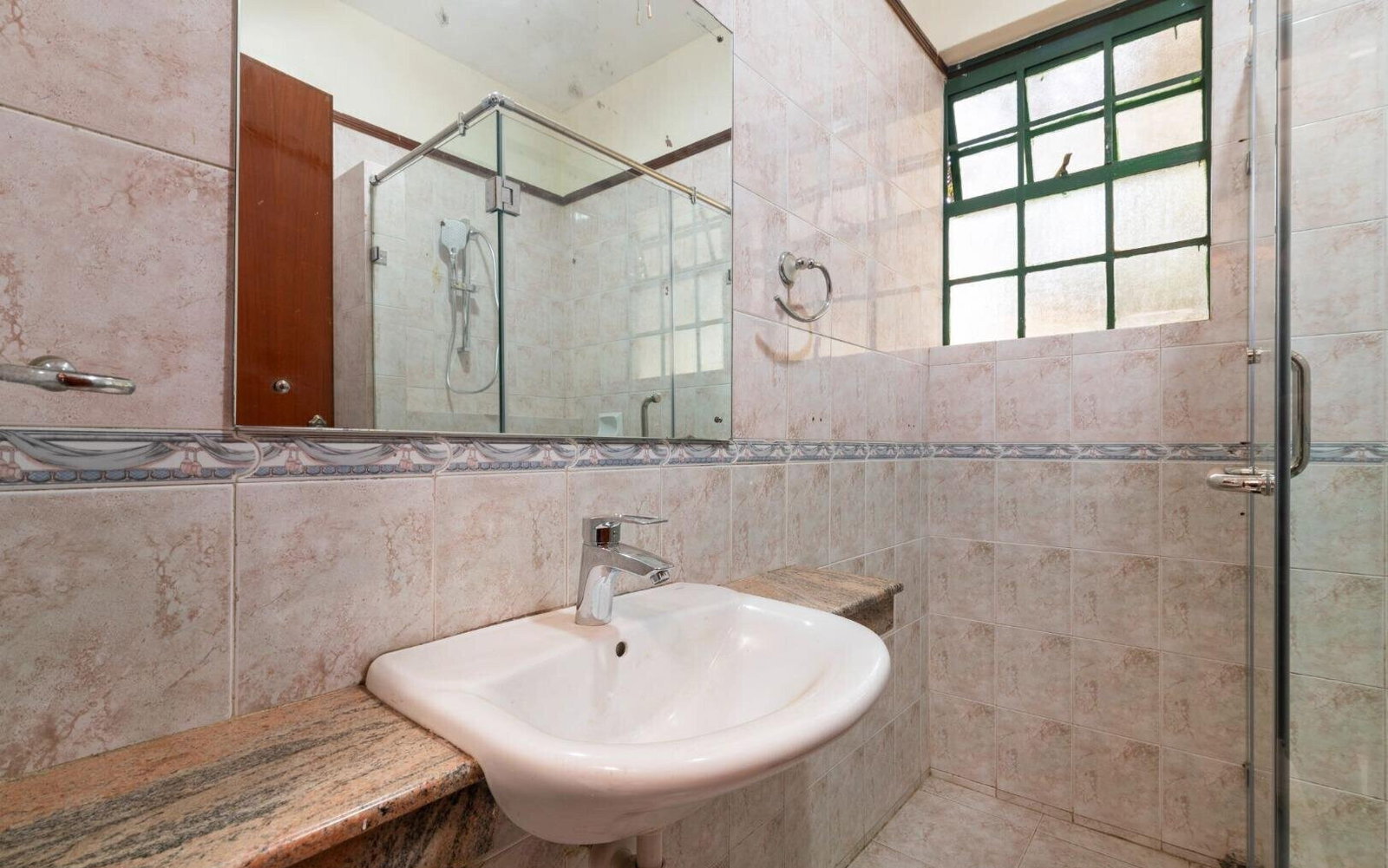 4BR Townhouse in Exclusive 12-Unit Compound - Spring Valley