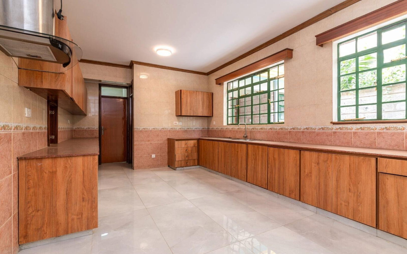 4BR Townhouse in Exclusive 12-Unit Compound - Spring Valley