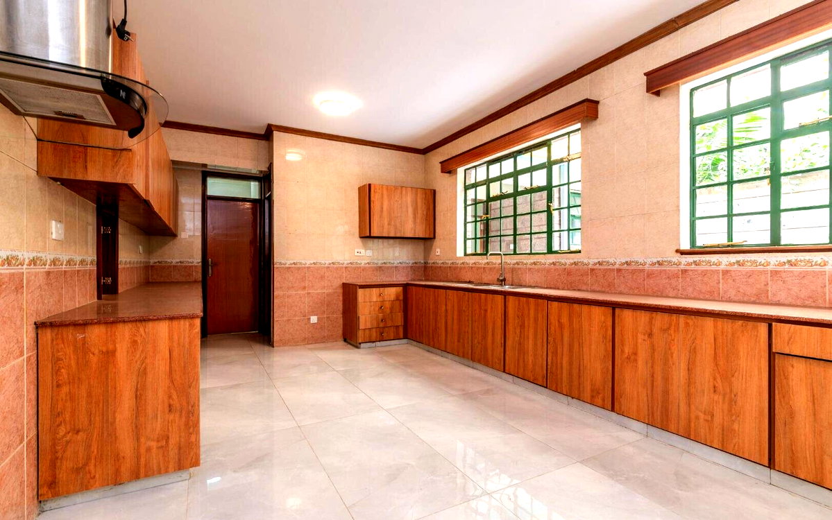 4BR Townhouse in Exclusive 12-Unit Compound - Spring Valley