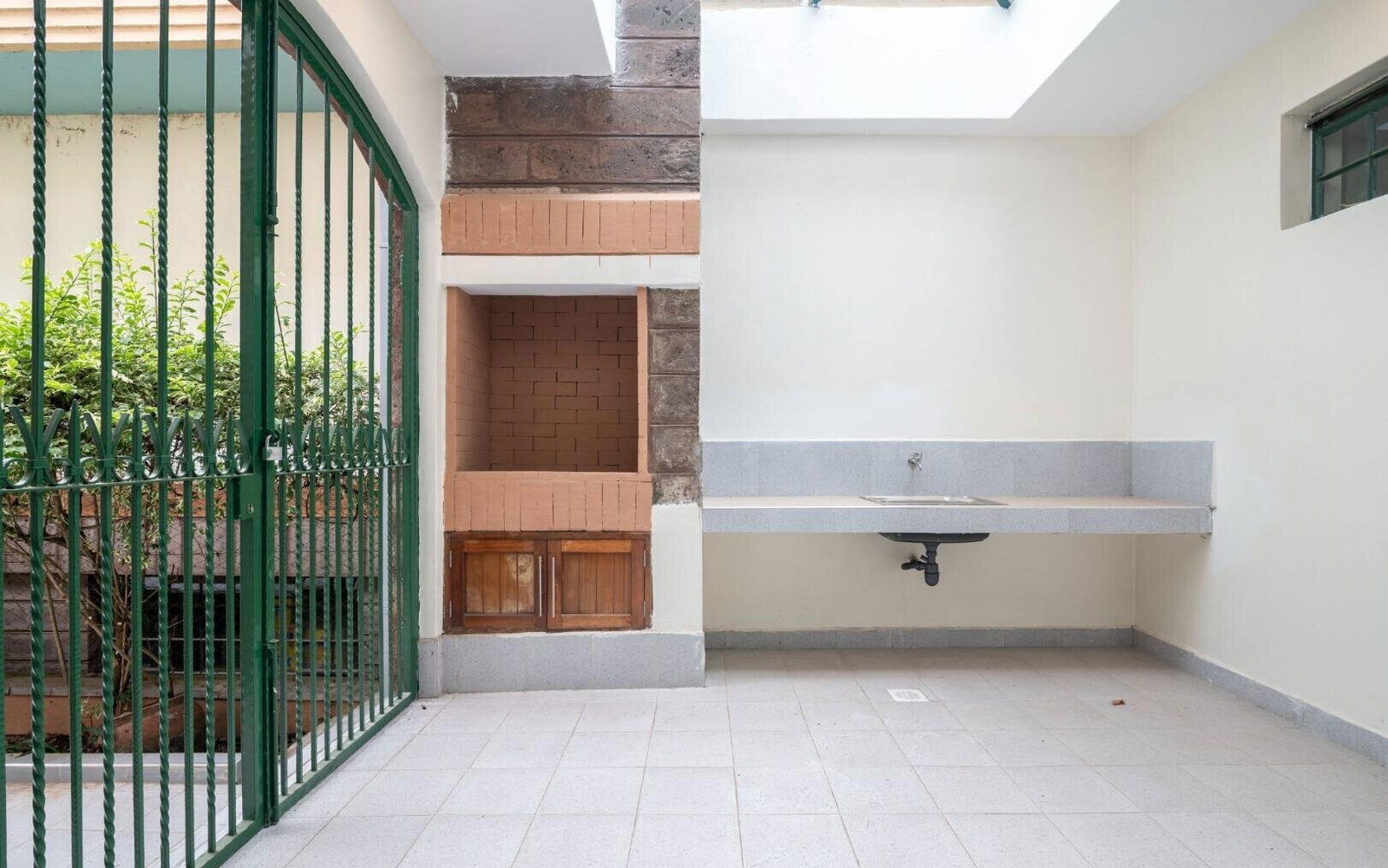 4BR Townhouse in Exclusive 12-Unit Compound - Spring Valley