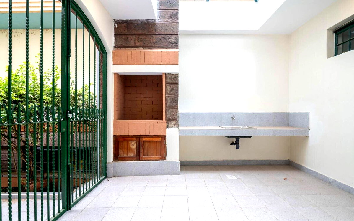 4BR Townhouse in Exclusive 12-Unit Compound - Spring Valley