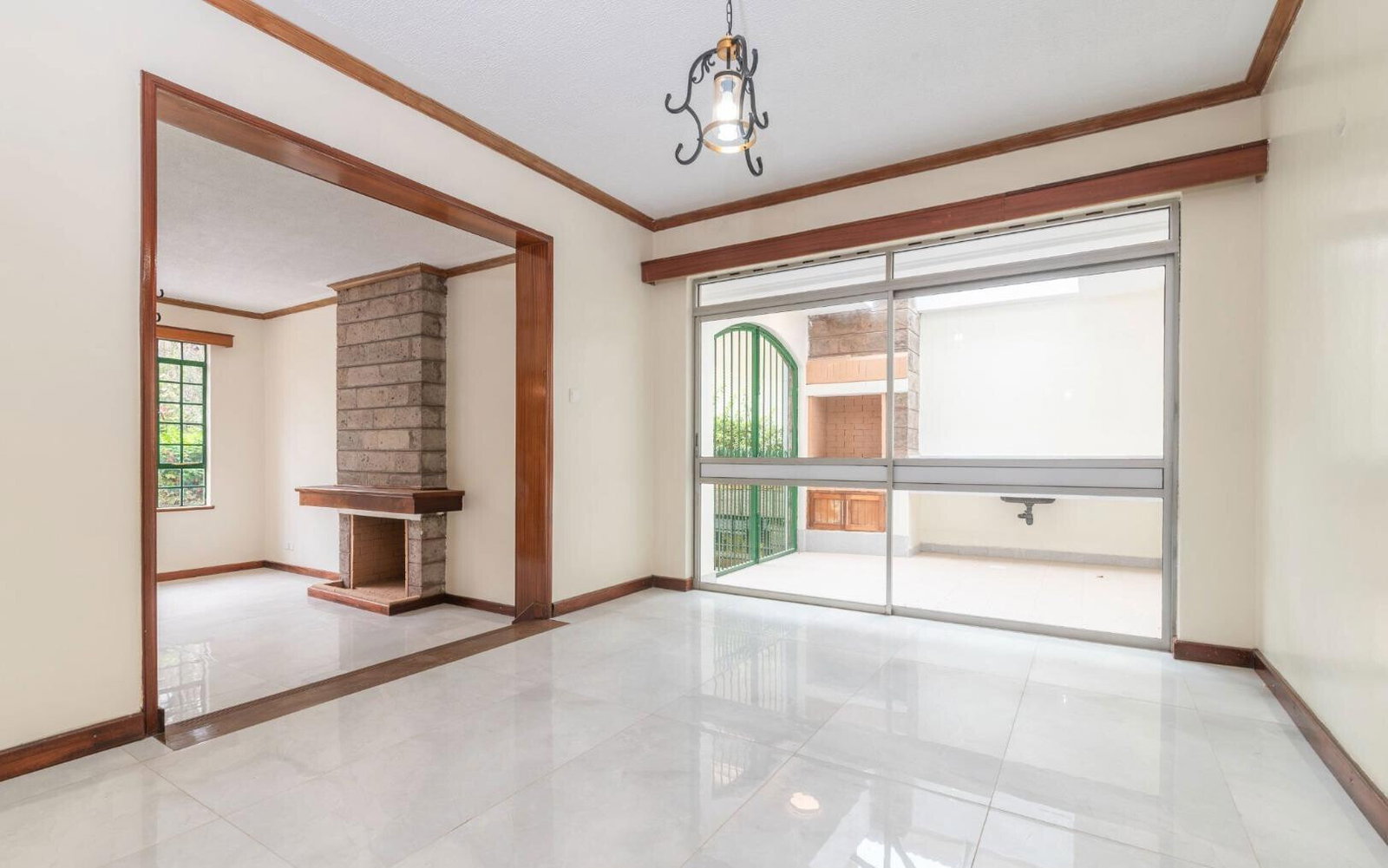4BR Townhouse in Exclusive 12-Unit Compound - Spring Valley