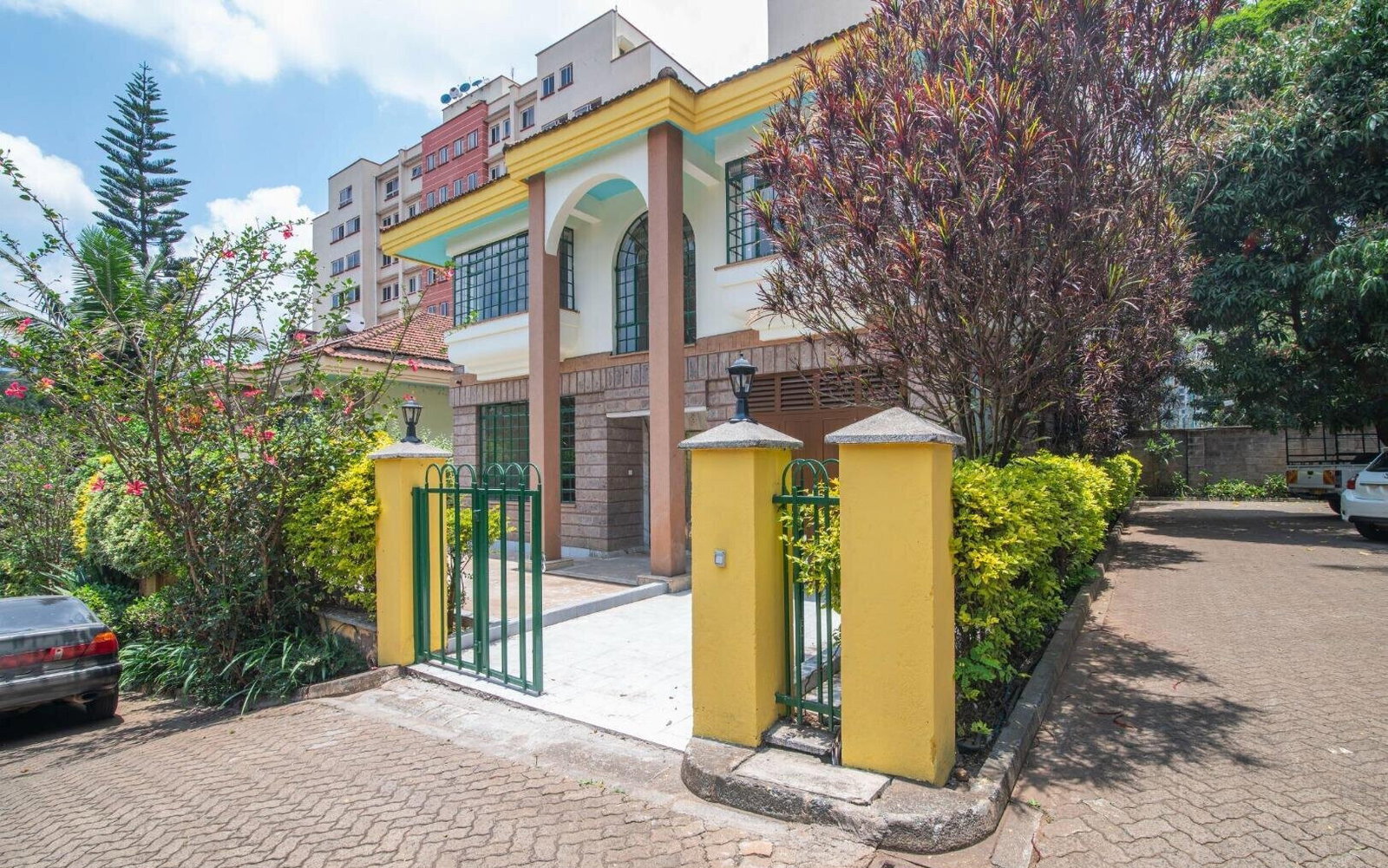 4BR Townhouse in Exclusive 12-Unit Compound - Spring Valley
