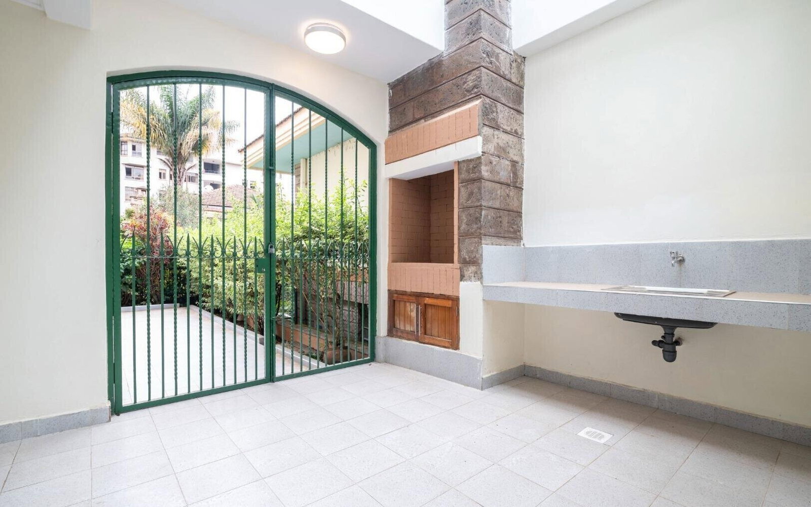 4BR Townhouse in Exclusive 12-Unit Compound - Spring Valley