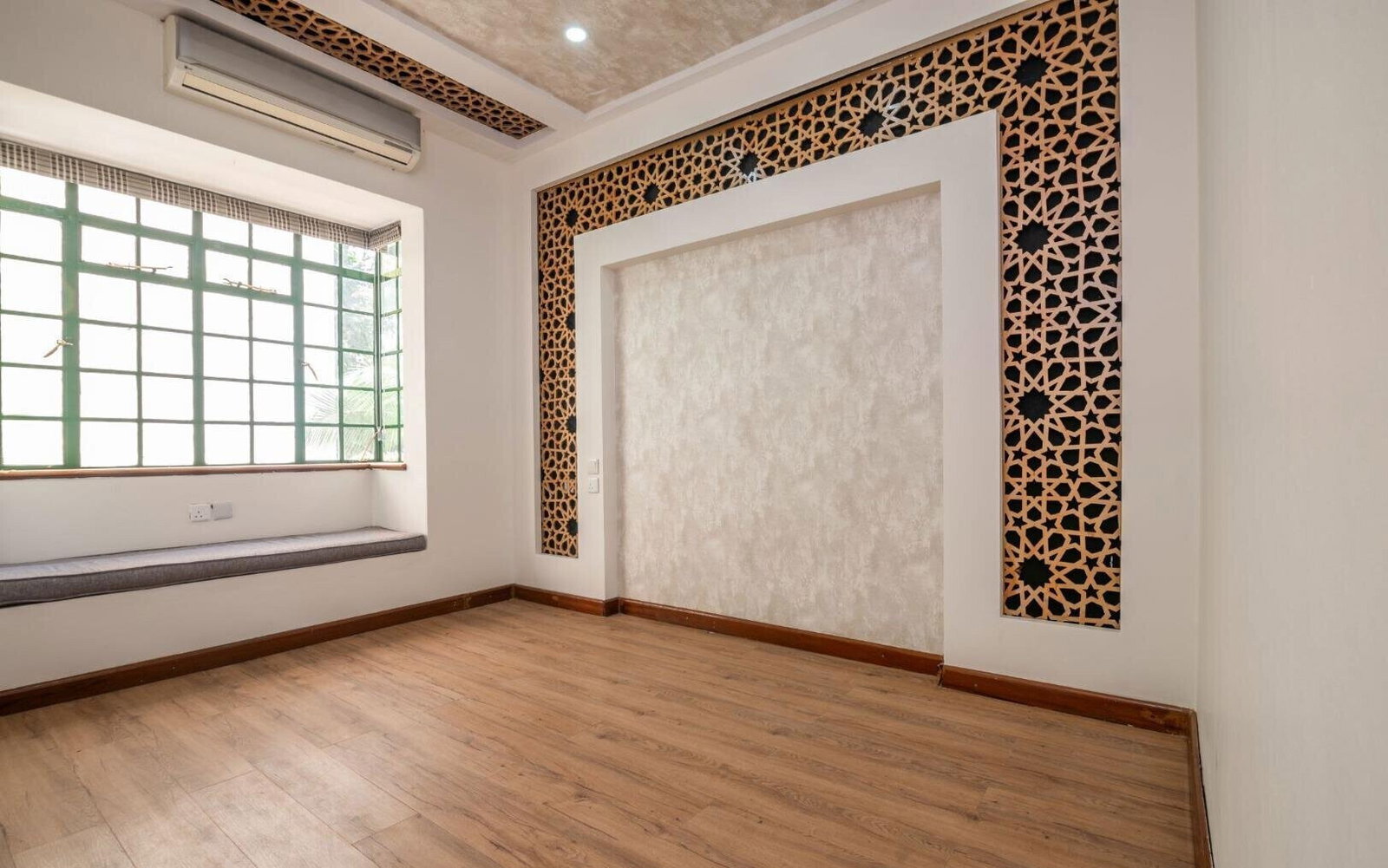 4BR Townhouse in Exclusive 12-Unit Compound - Spring Valley