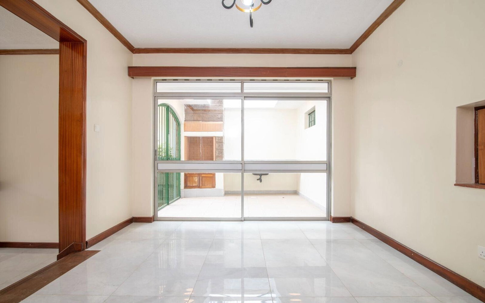 4BR Townhouse in Exclusive 12-Unit Compound - Spring Valley