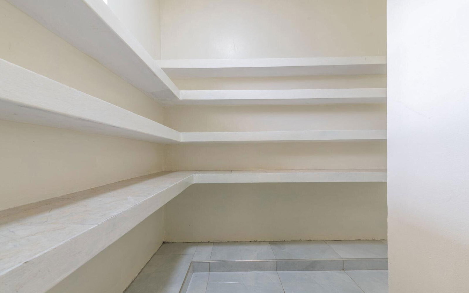 4BR Townhouse in Exclusive 12-Unit Compound - Spring Valley