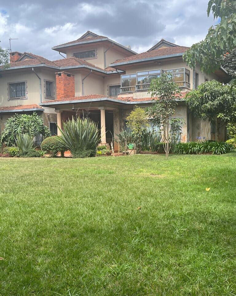 4-Ensuite Townhouse with DSQ & Gazebo – Karen Gated Community