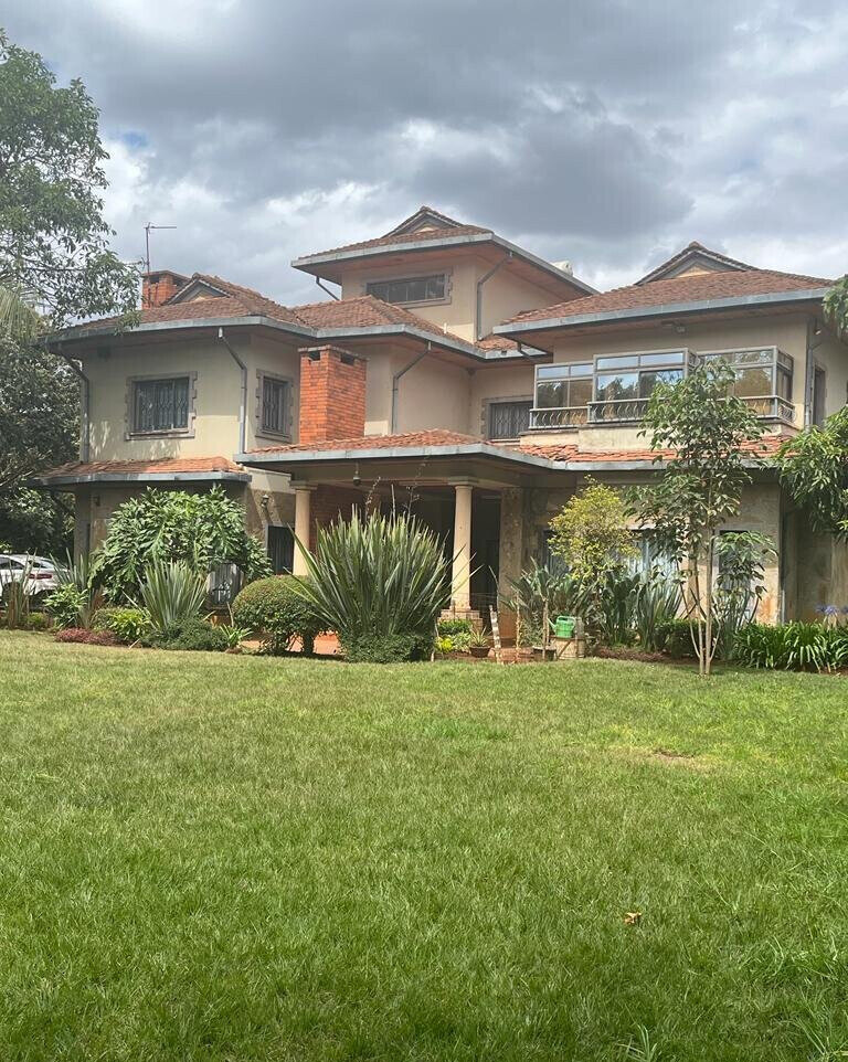 4-Ensuite Townhouse with DSQ & Gazebo – Karen Gated Community